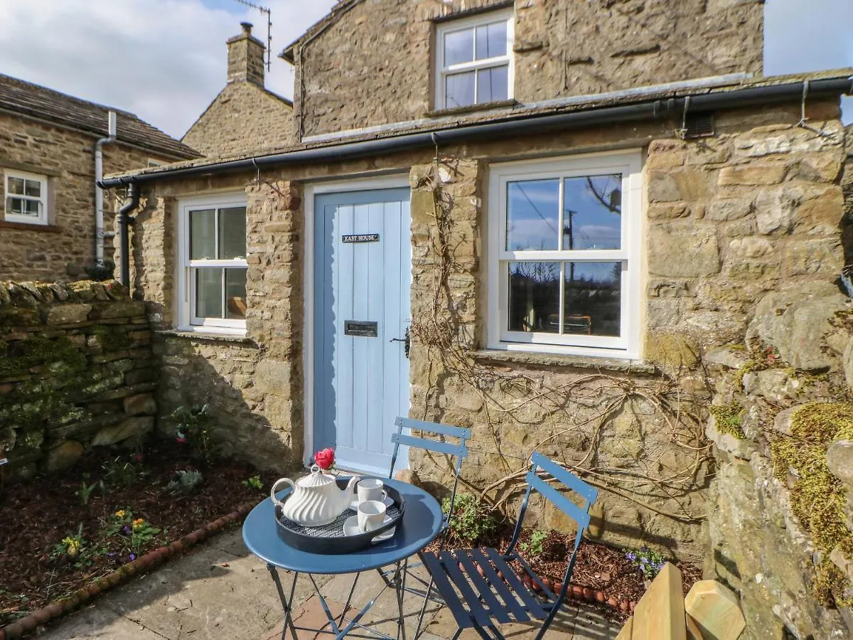 East House Apartment Hawes 0*,